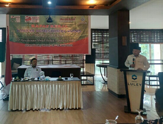 Buka Raker Kemenag Bitung, Kakanwil Kemenag Sulut: Kita Harus Miliki Leadership Digital